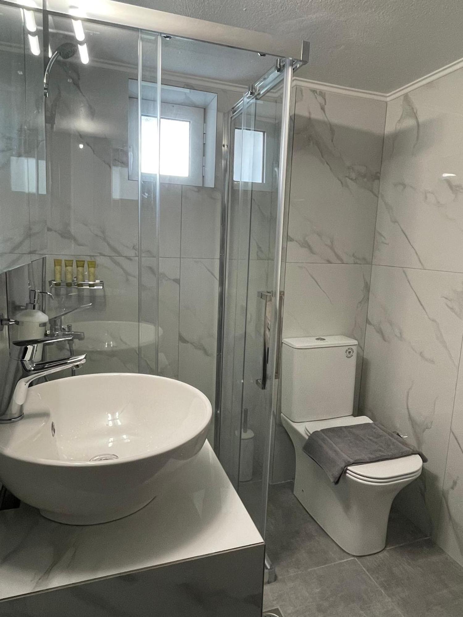 Dt Luxury Apartment Néa Péramos Dış mekan fotoğraf